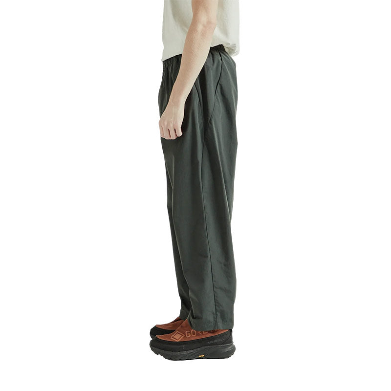GOLDWIN | Relax Straight Easy Pants Deep Charcoal