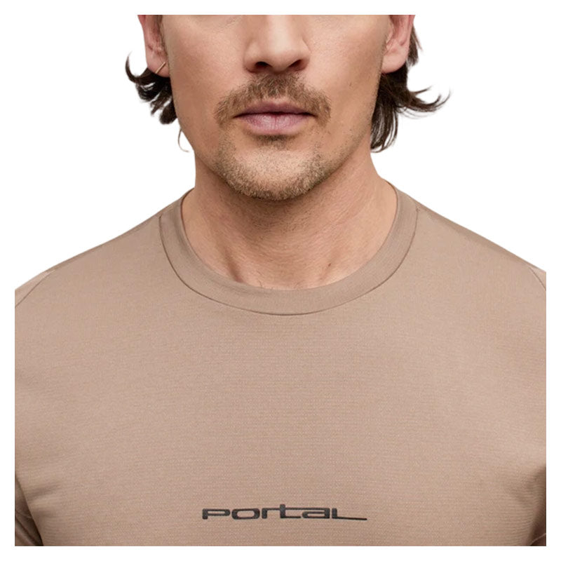 PORTAL | Lateral Peak LS Tee Desert Taupe