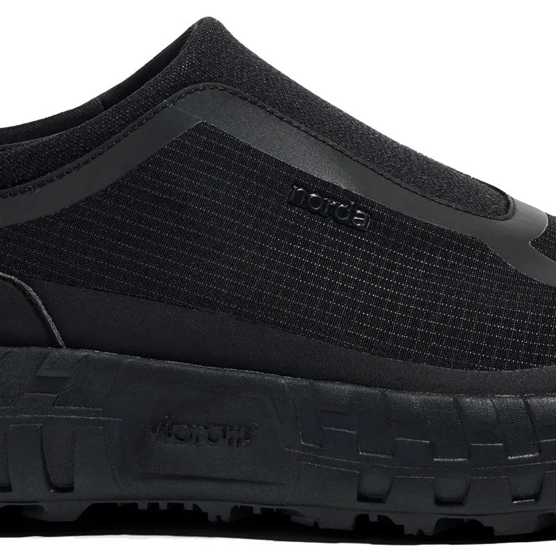 003 Pitch Black