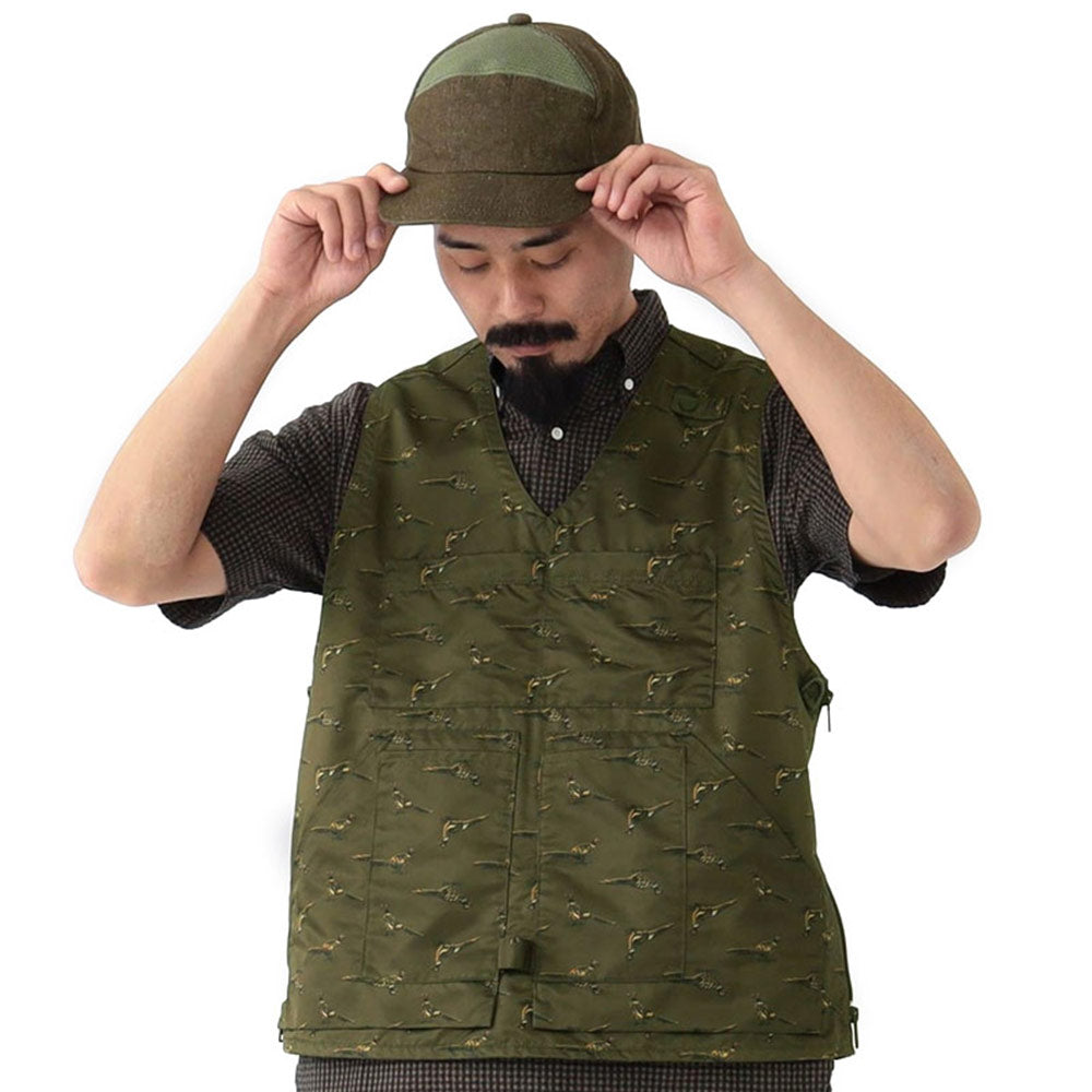BEAMS PLUS | Adventure Vest Polyester Animal Print Olive