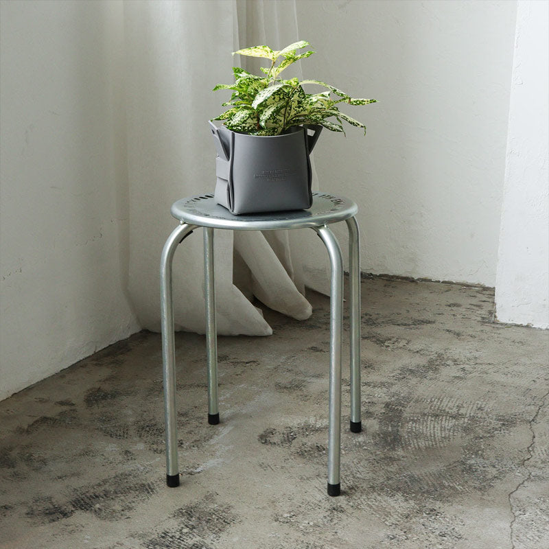 POST GENERAL | Stackable Metal Stool (4Lot) Zinc