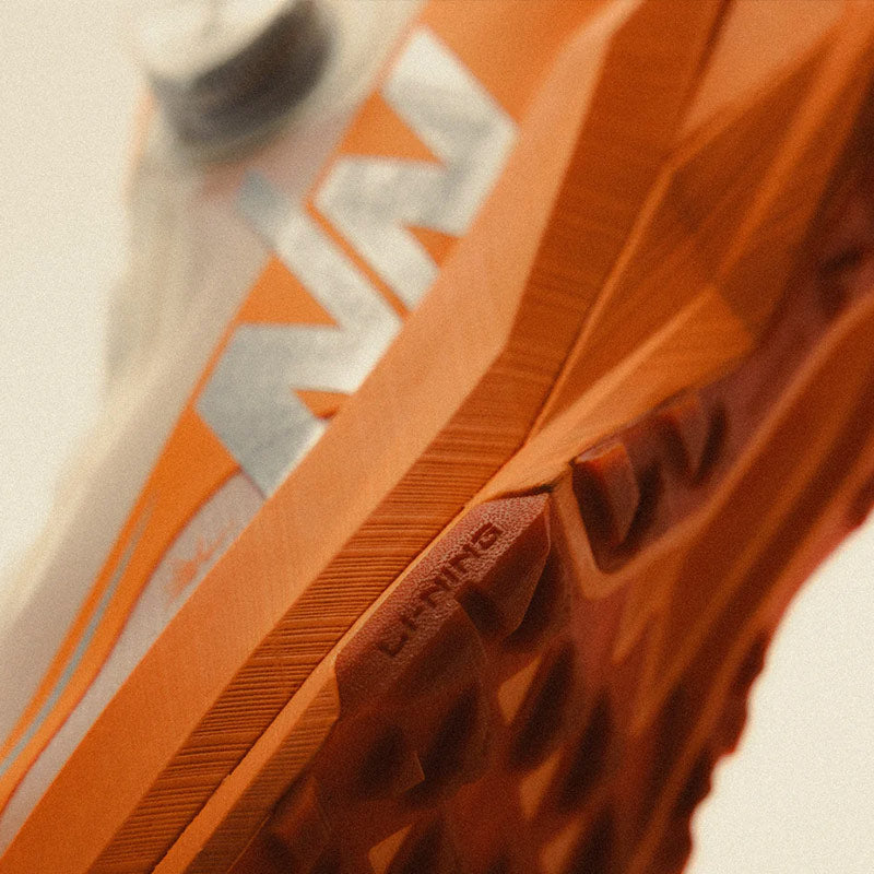 NINEPOINTNINE | x Lining Light Tracker Duli Orange