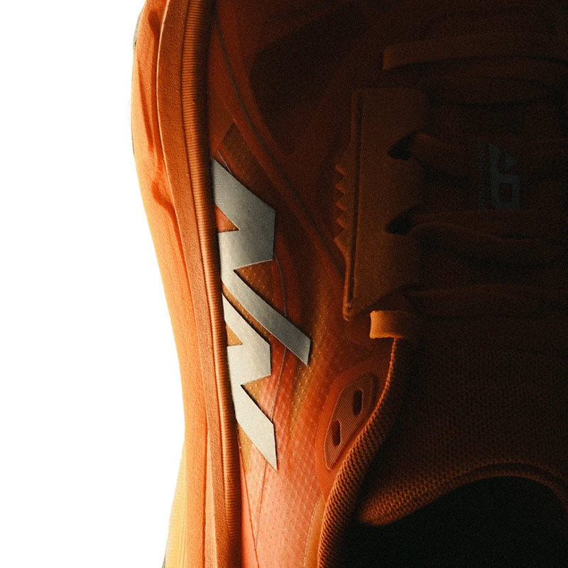 NINEPOINTNINE | x Lining Light Tracker Duli Orange