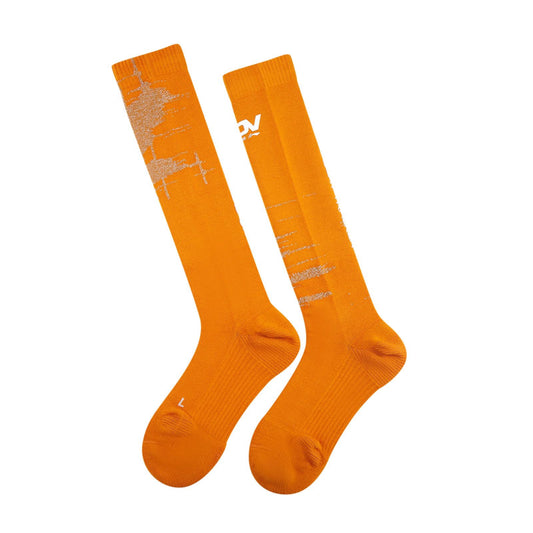 NINEPOINTNINE | x Lining Light Tracker Reflective Long Socks Orange