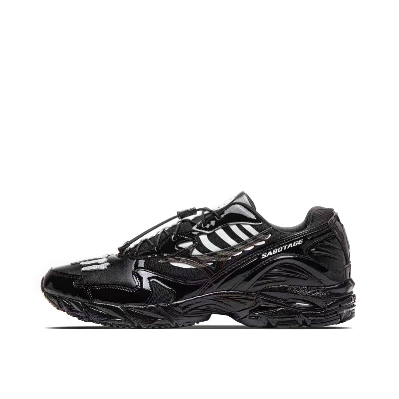 MIZUNO | x SBTG Wave Rider 10 Black / Mist / White