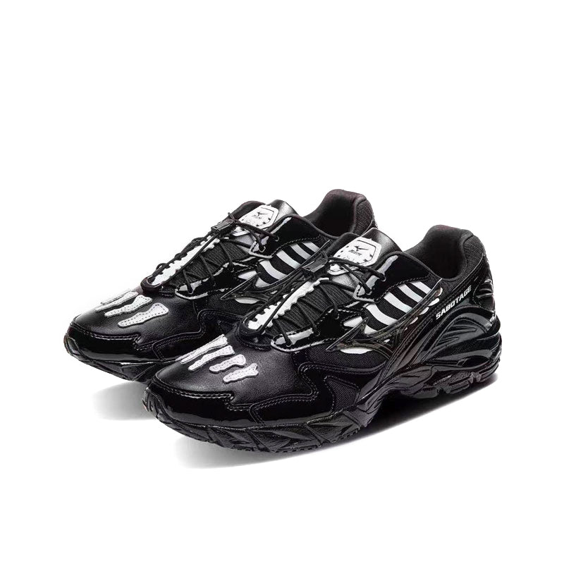 MIZUNO | x SBTG Wave Rider 10 Black / Mist / White