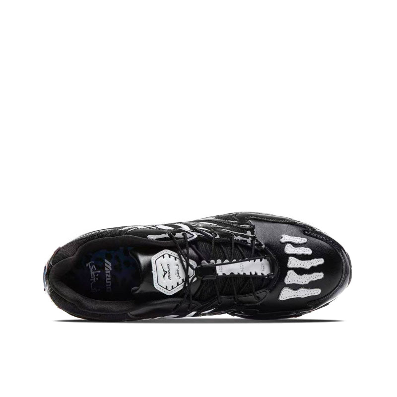 MIZUNO | x SBTG Wave Rider 10 Black / Mist / White