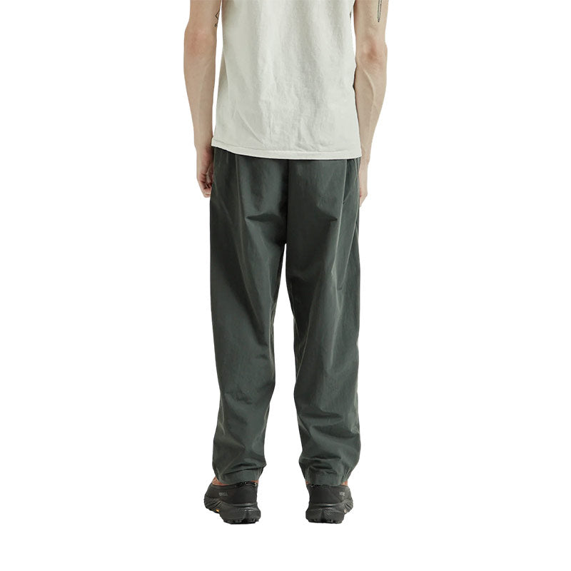GOLDWIN | Relax Straight Easy Pants Deep Charcoal