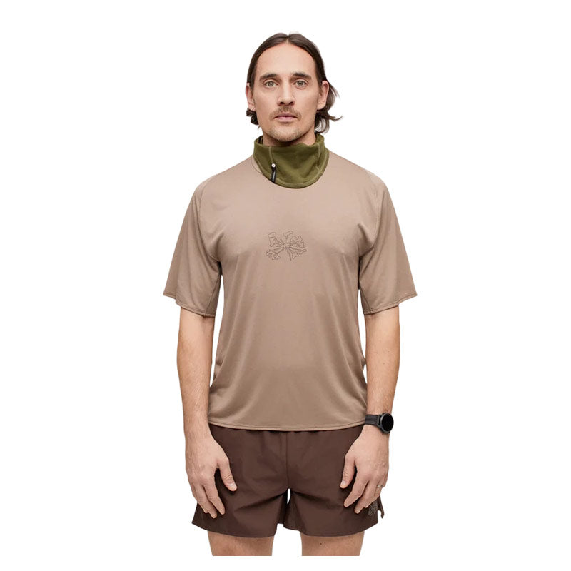 PORTAL | Lateral Peak SS Tee Desert Taupe