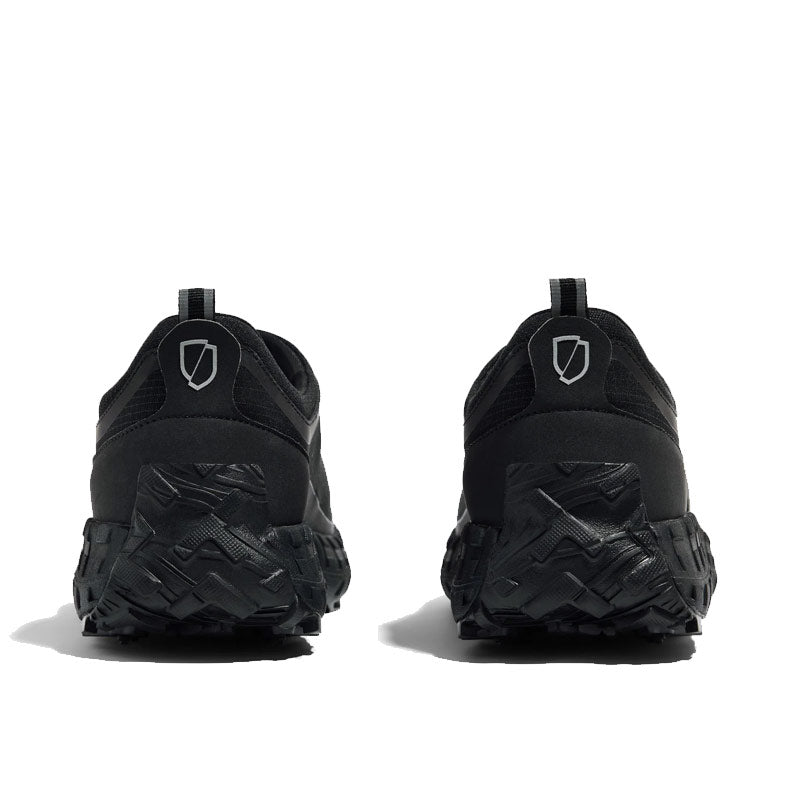 003 Pitch Black