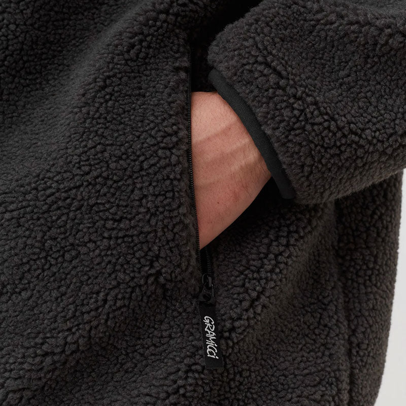 GRAMICCI Sherpa Jacket Charcoal