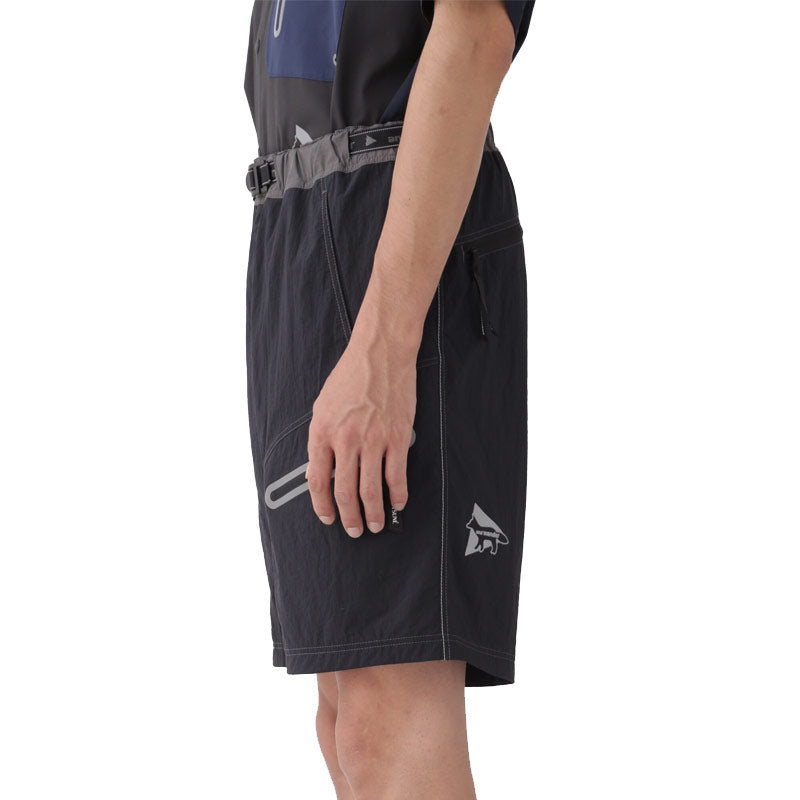 AND WANDER | AND WANDER x Maison Kitsune Hiking Short Pants Black